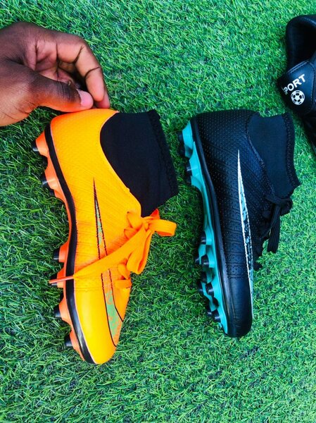 Kids soccer boots