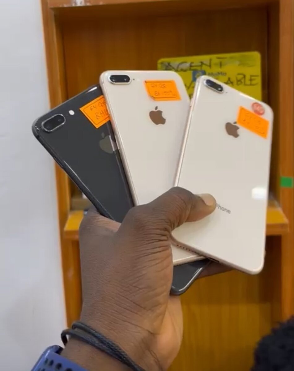 iPhone 8+