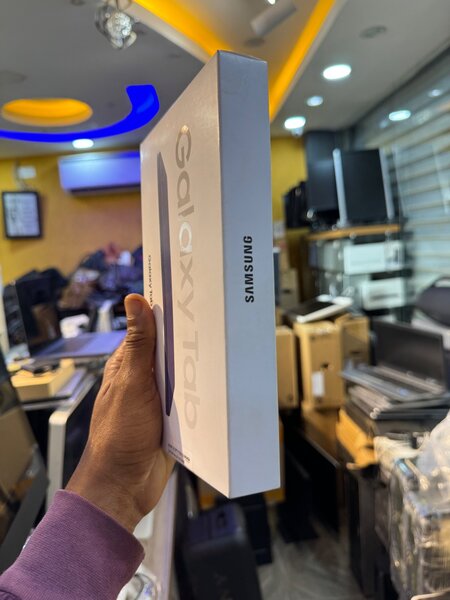 Samsung galaxy  TAB A9 storage: 128gb supports SIM