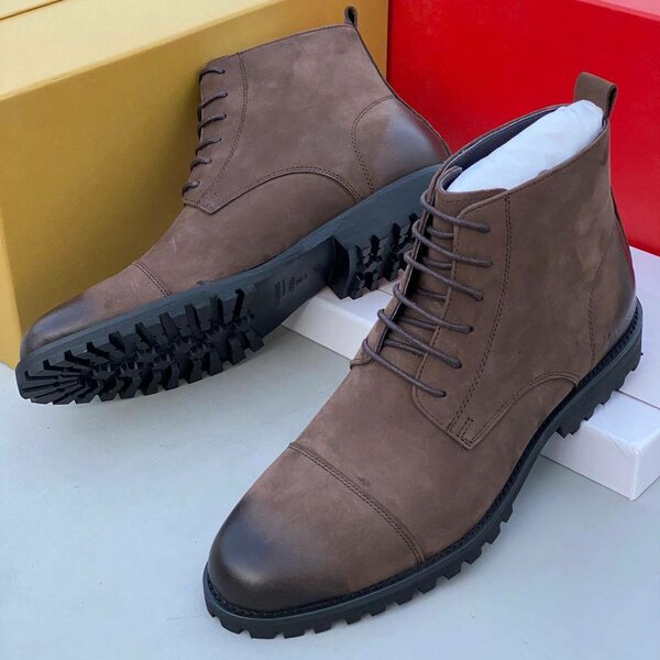 Solid fashion boots