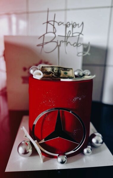 Car themed cake