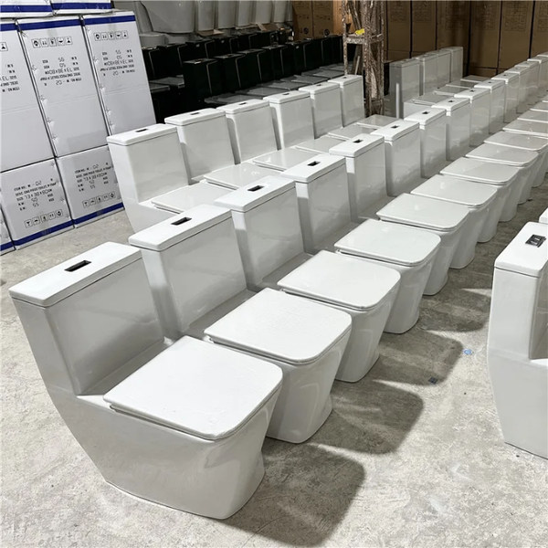 Toilette moderne en céramique