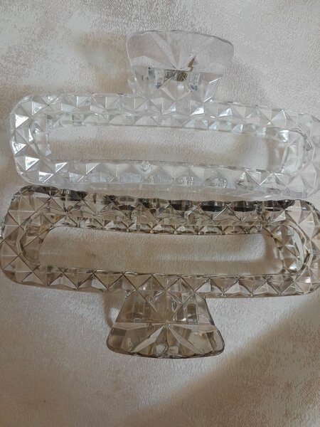 Hair clips