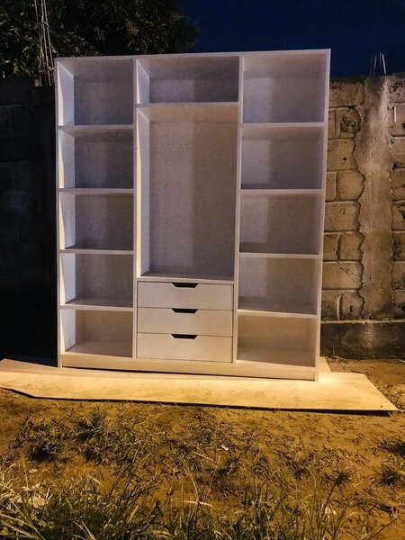 Armoire de rangement moderne