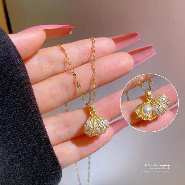 Shell necklace