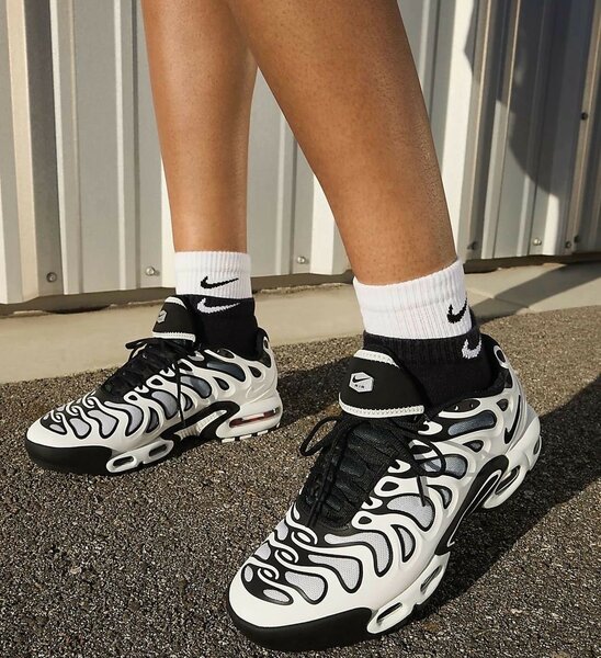 Nike Air Max Plus Drift