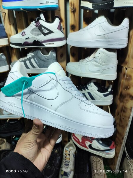 Air Fors Low