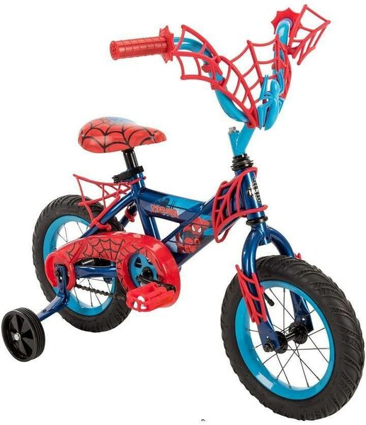 Vélo enfant coloré avec paniers