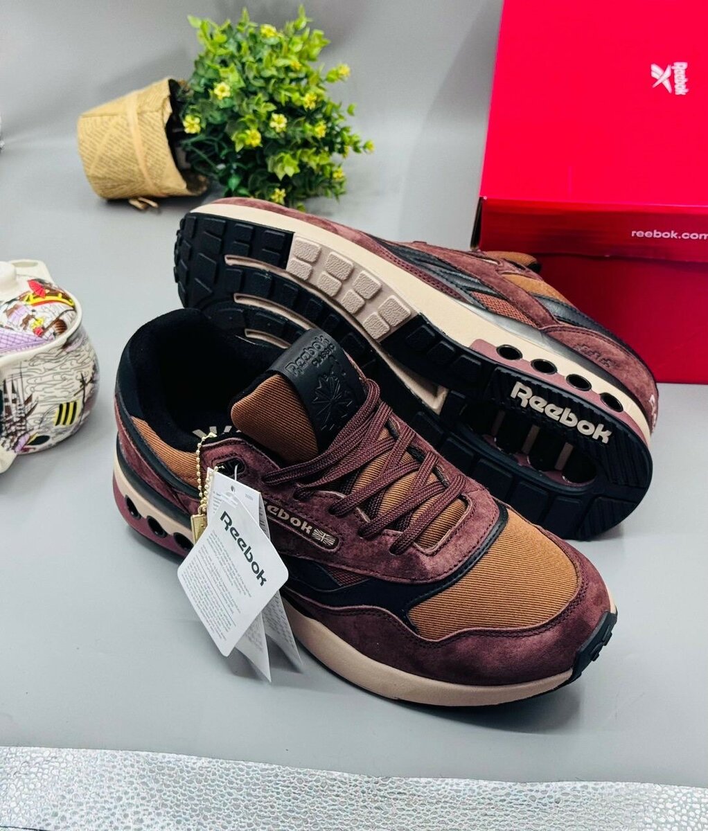 Reebok Sneakers