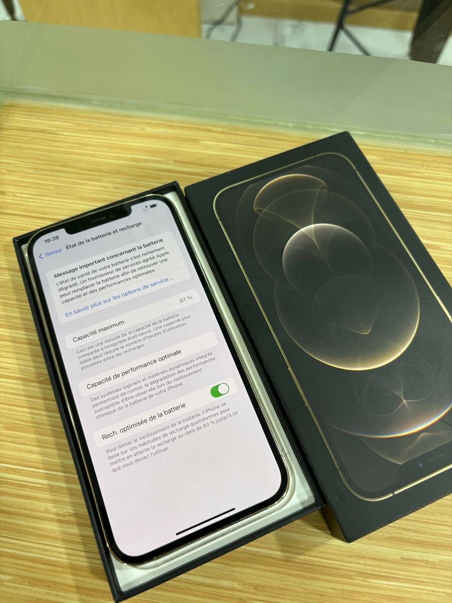 iphone 12 pro MAX 128giga deux puces arrière fissuré prix: 1
