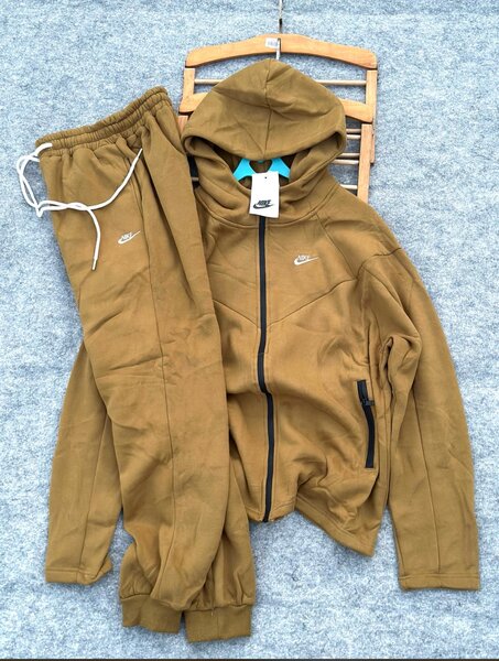 Les complets nike