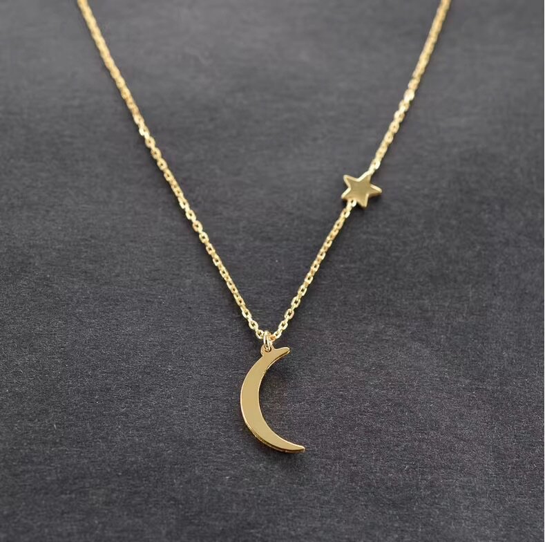 Chaînes lune et étoile