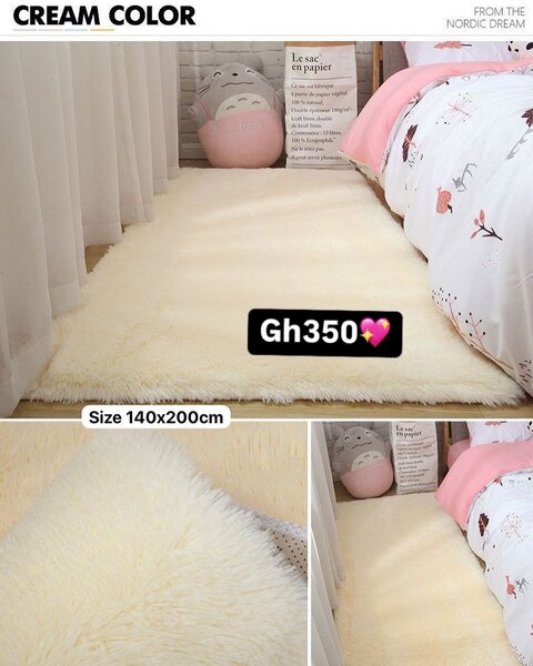 Fluffy carpet beige