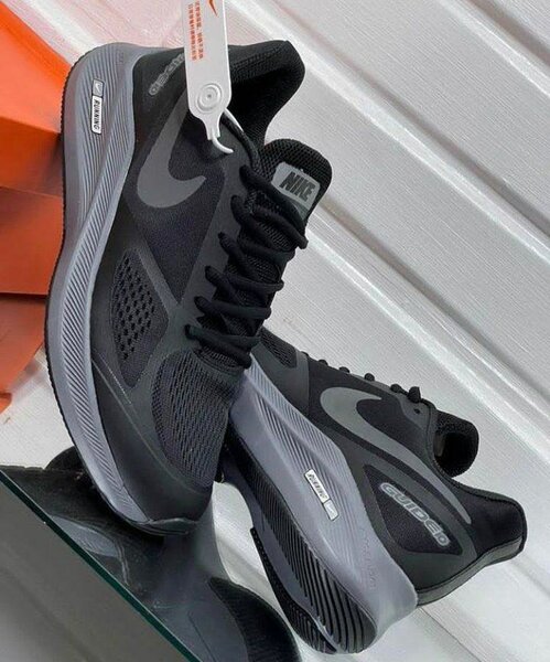 NIKE RUNNER