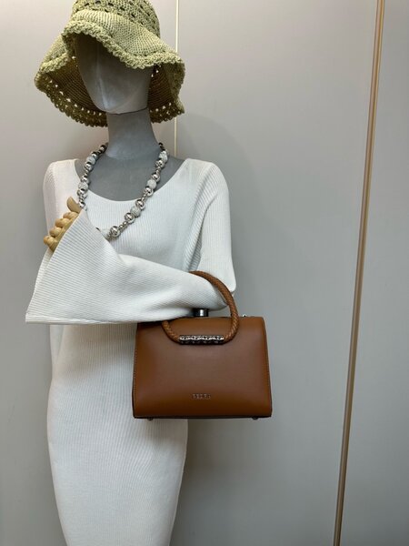 Classy leather bags