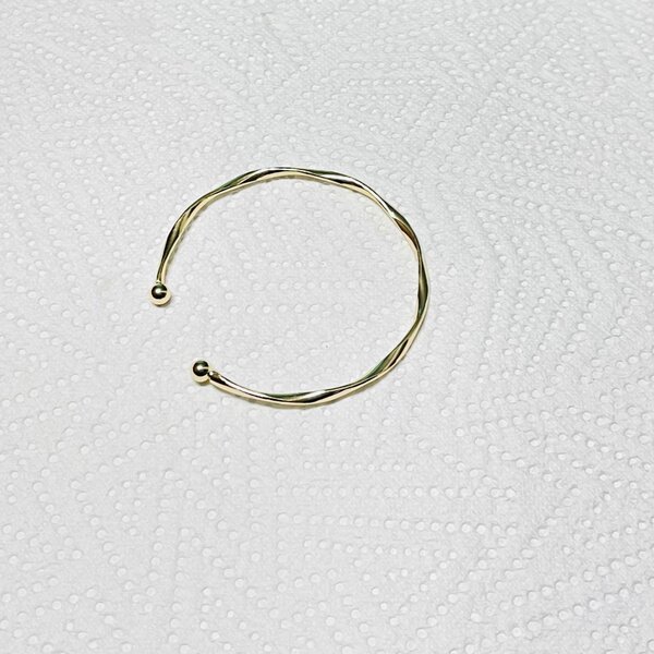 Twist bangles