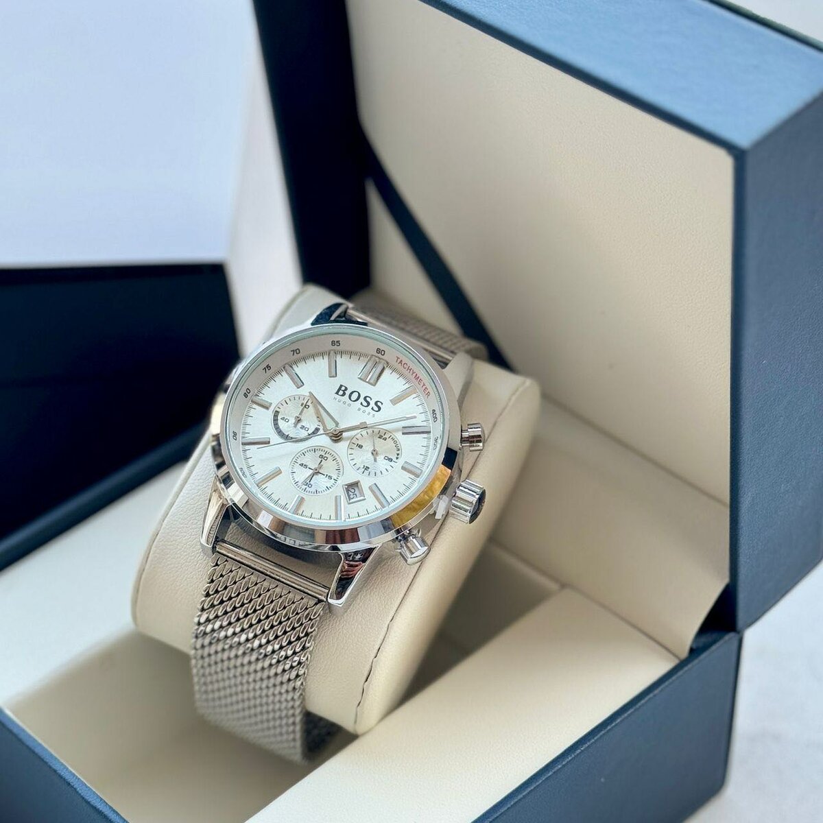 Mens wristwatches