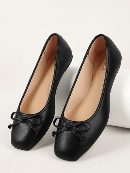 Ballerines en cuir noir élégantes