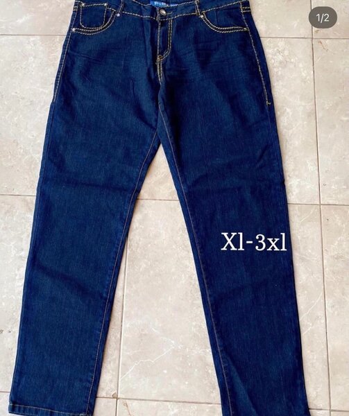Mom/straight jeans