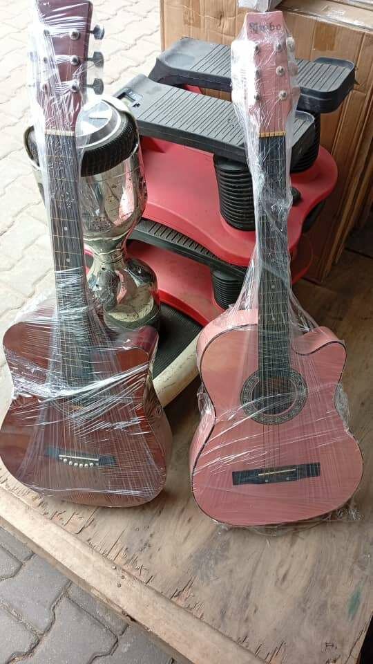 Acoustic Guitar Set
