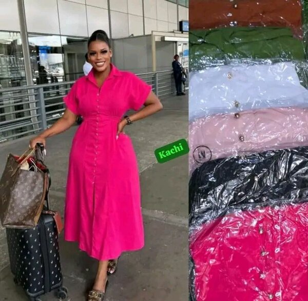Robe élégante à boutons
