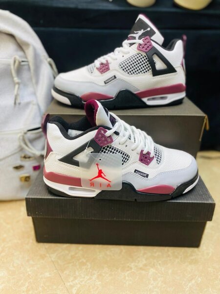 Jordan 4s