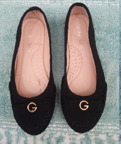 Adult's shoes 