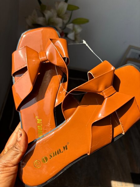 Ladies slippers