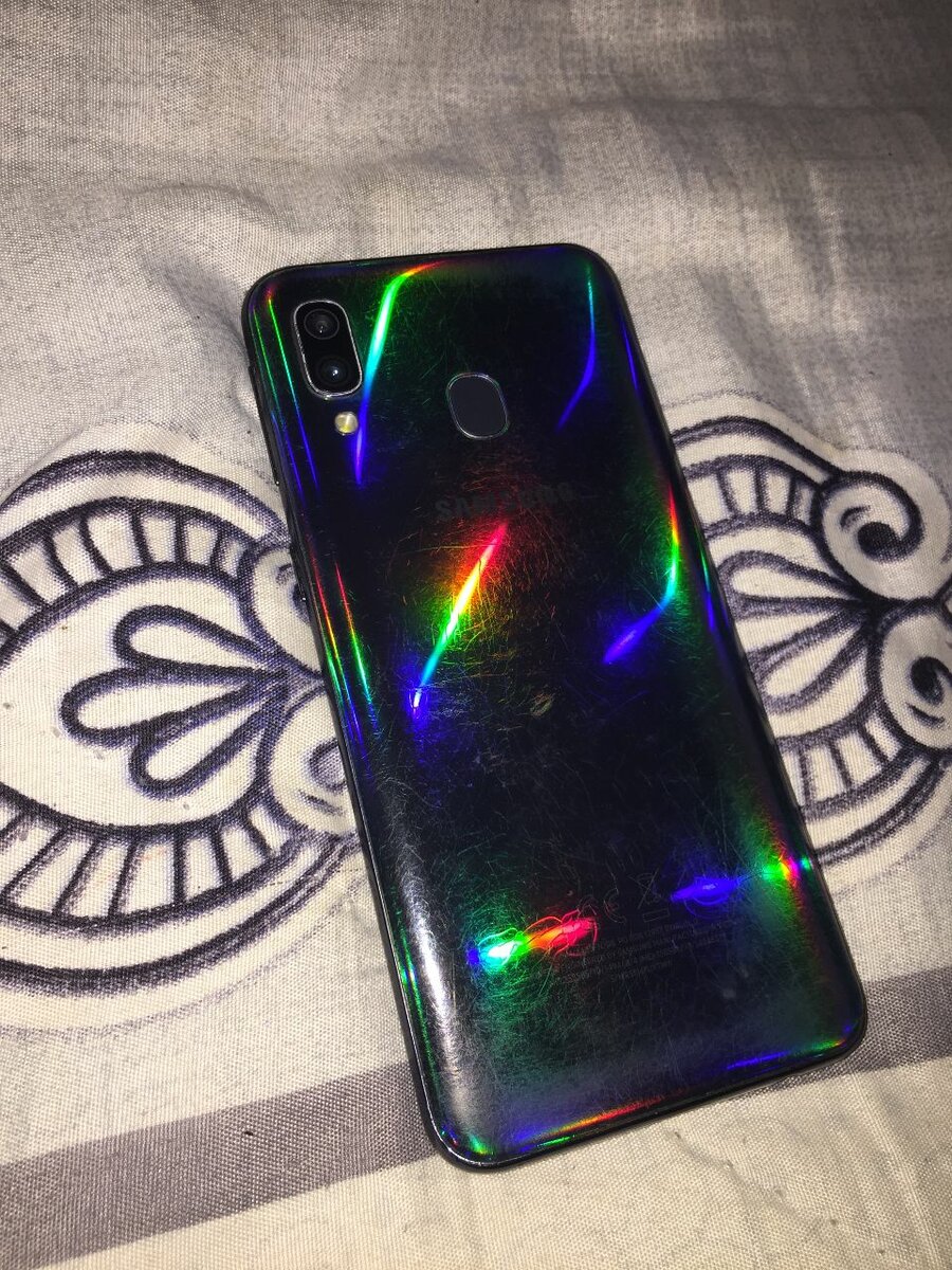 SAMSUNG A40