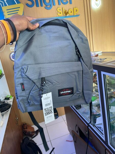 Sac à dos Eastpak gris