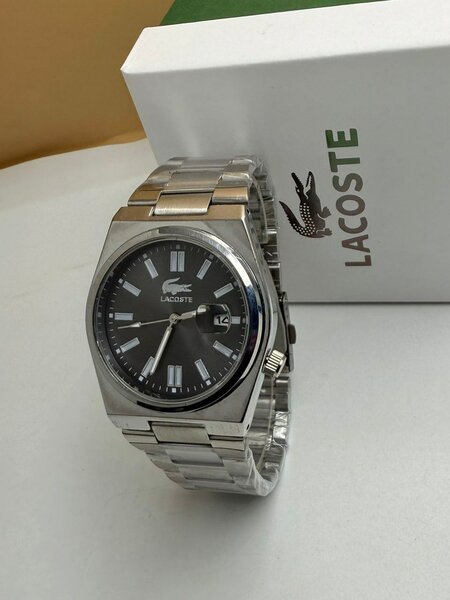 Montre Lacoste
