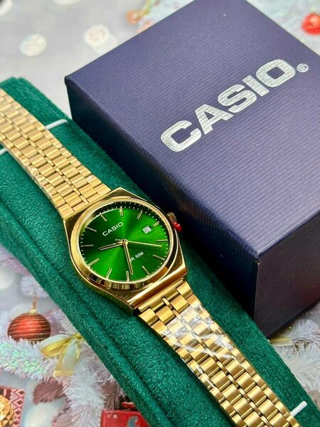 Montre Casio dorée élégante