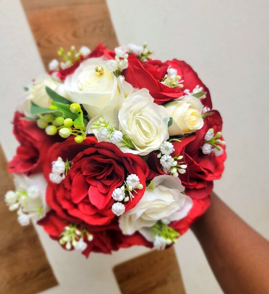 Bouquet rouge et or