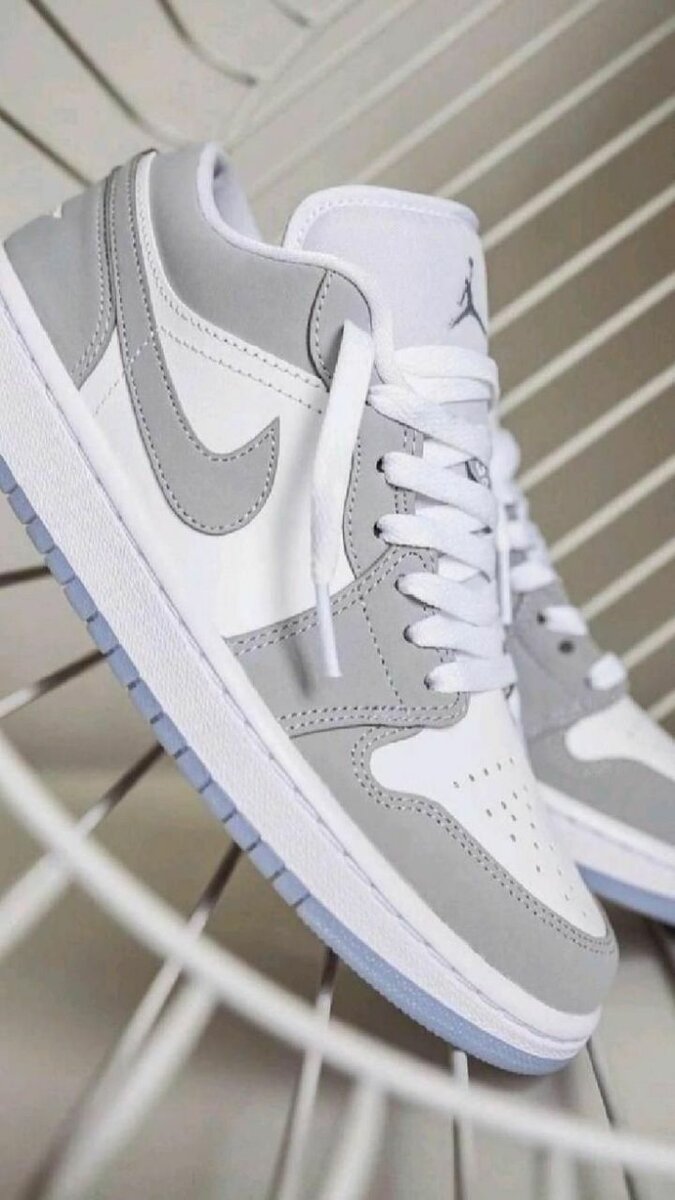 JORDAN 1 LOW