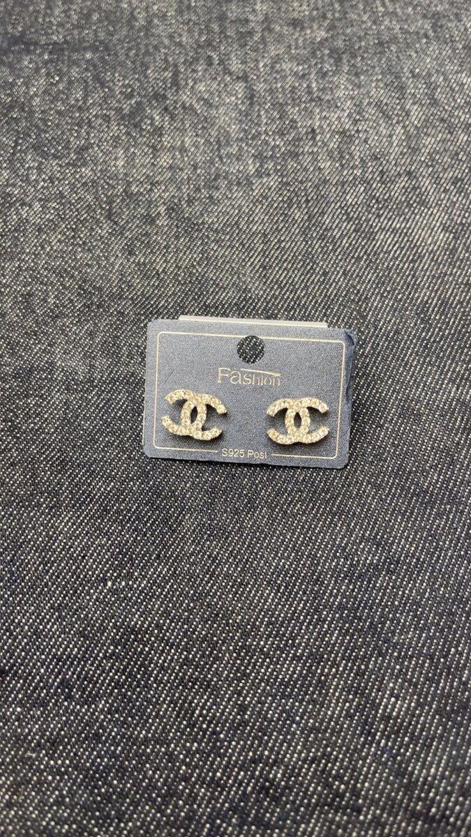 Ladies earrings