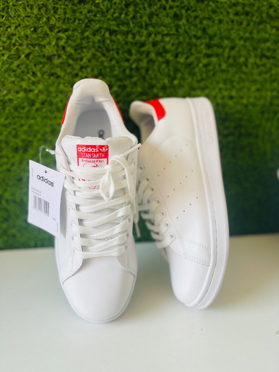 Adidas stain smith