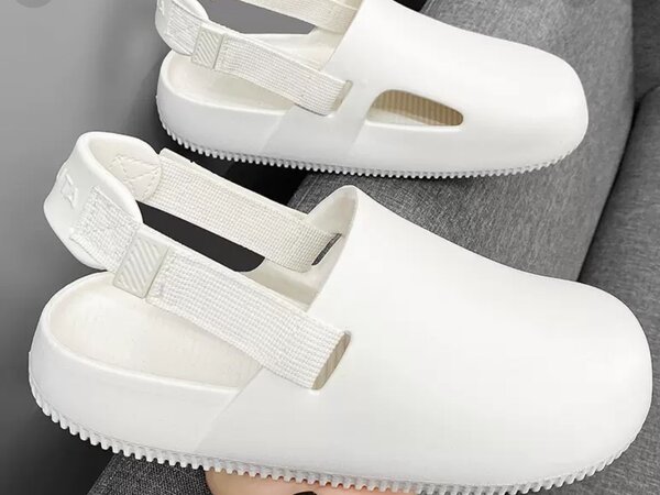 Croc calm sandals