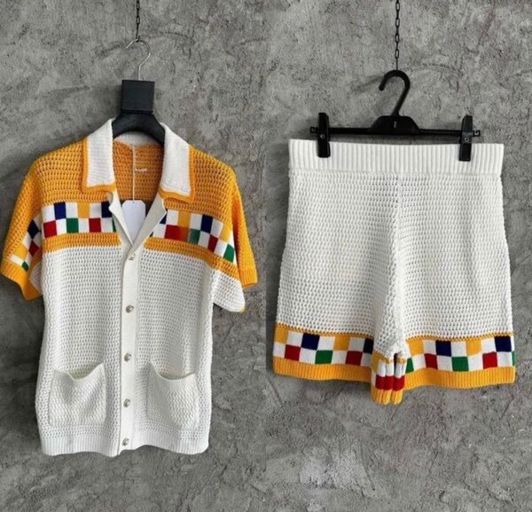 Ensemble tricot à motif coloré