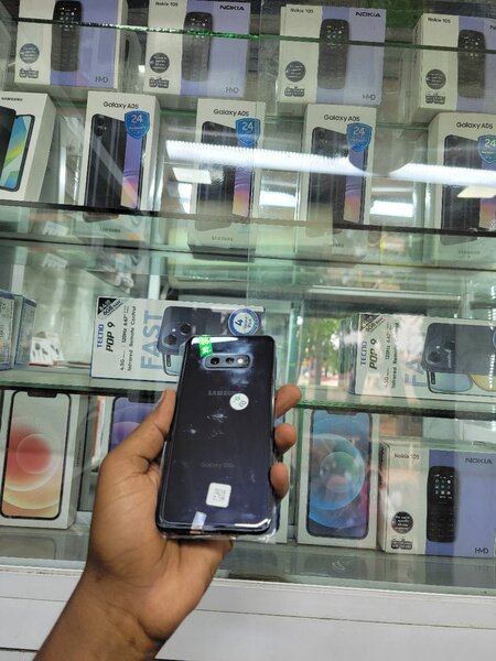 Samsung s10e