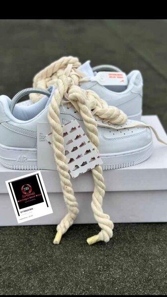 BASKET NIKE AIR FORCE 1 authentique avec sa boîte