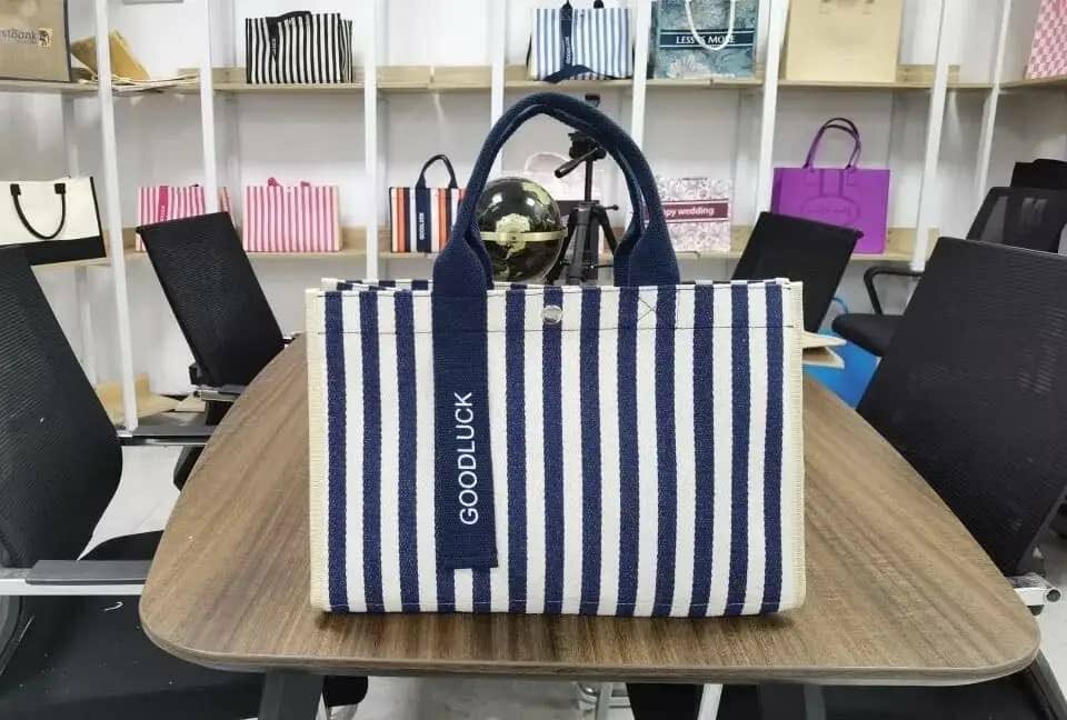 Sac cabas rayé en toile