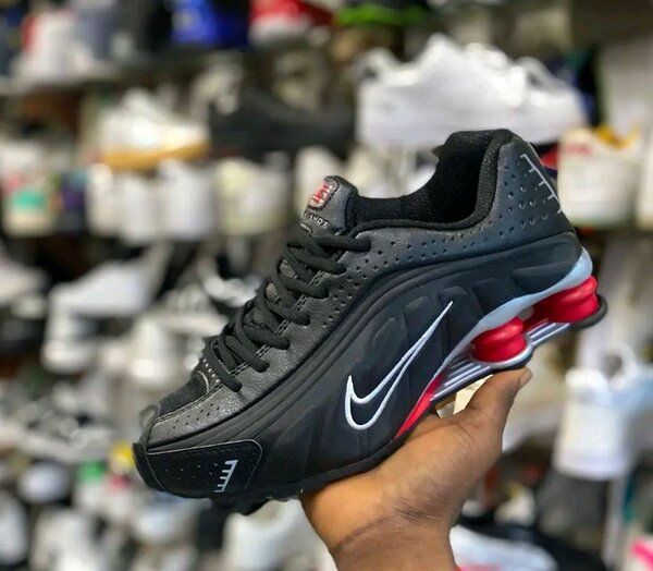 Shox r4