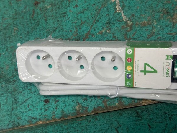 Prise multiple 4 ports