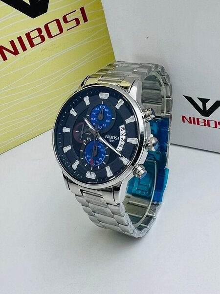 Une montre homme
