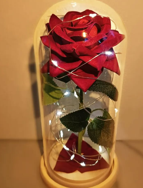 Роза под стеклянным куполом — идеальный подарок! 🥀✨