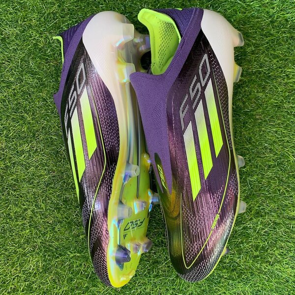 SOCCER BOOTS