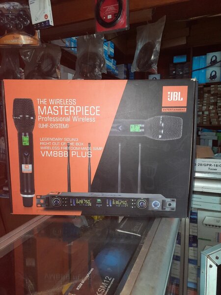 Microphone sans fil JBL VM888 Plus