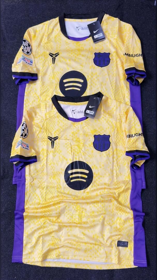 Maillots de football réplicas