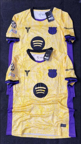 Maillots de football réplicas