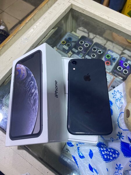 iPhone XR noir
